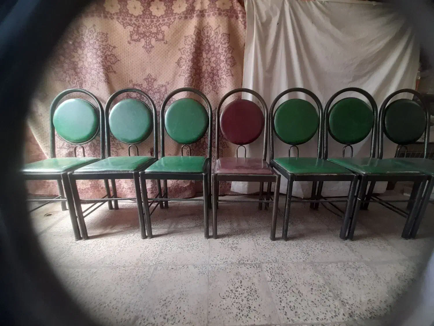 صندلی فلزی رویه مشمایی|صندلی و نیمکت|تویسرکان, |دیوار
