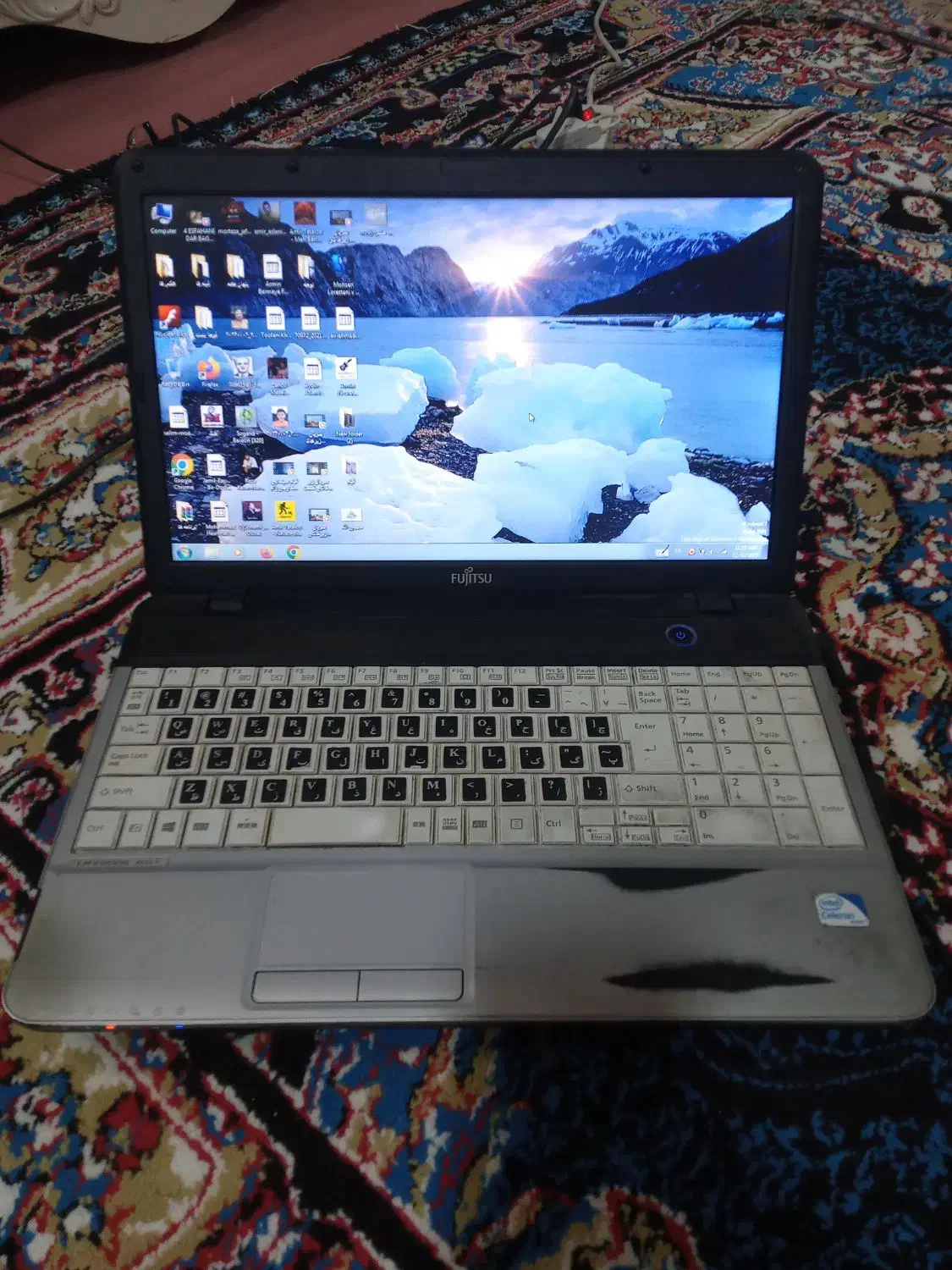 لپ تاپ فوجیتسو ویندوز ۷ رام ۴ گیگ درحد نو کم کار|رایانه همراه|اردبیل, |دیوار