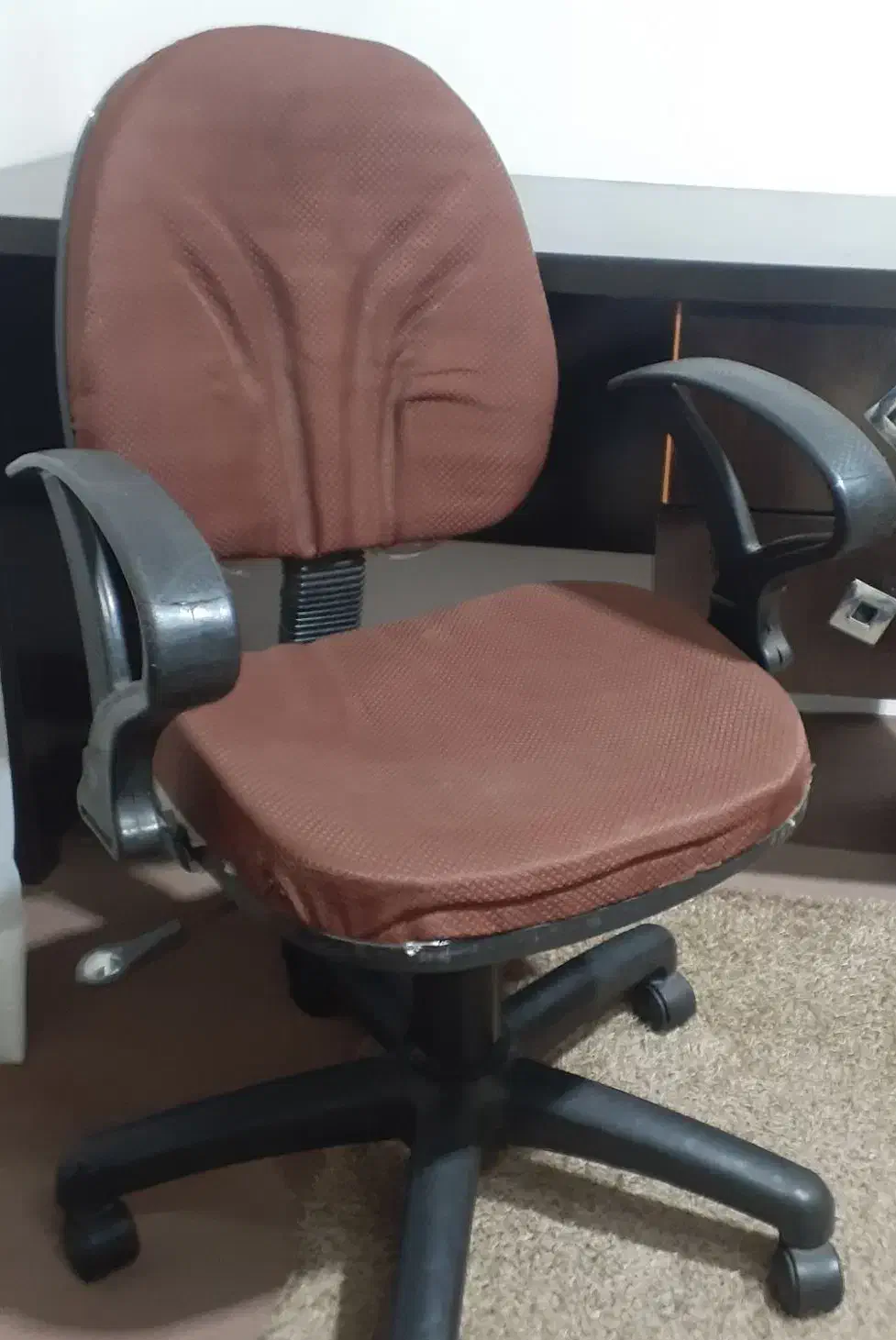 صندلی چرخدار|دفتر کار|رشت, منظریه|دیوار