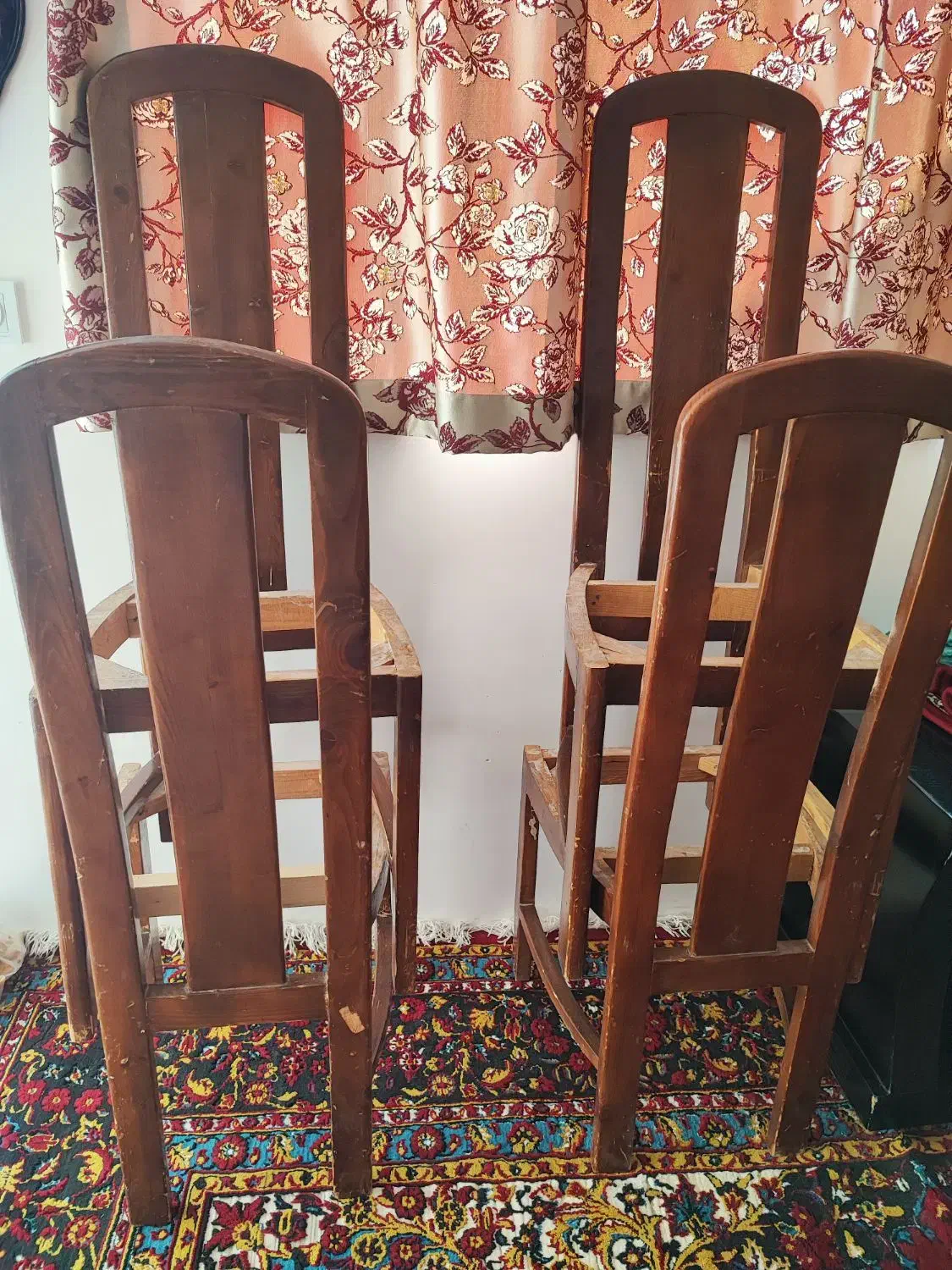 صندلی چوبی|صندلی و نیمکت|مینودشت, |دیوار