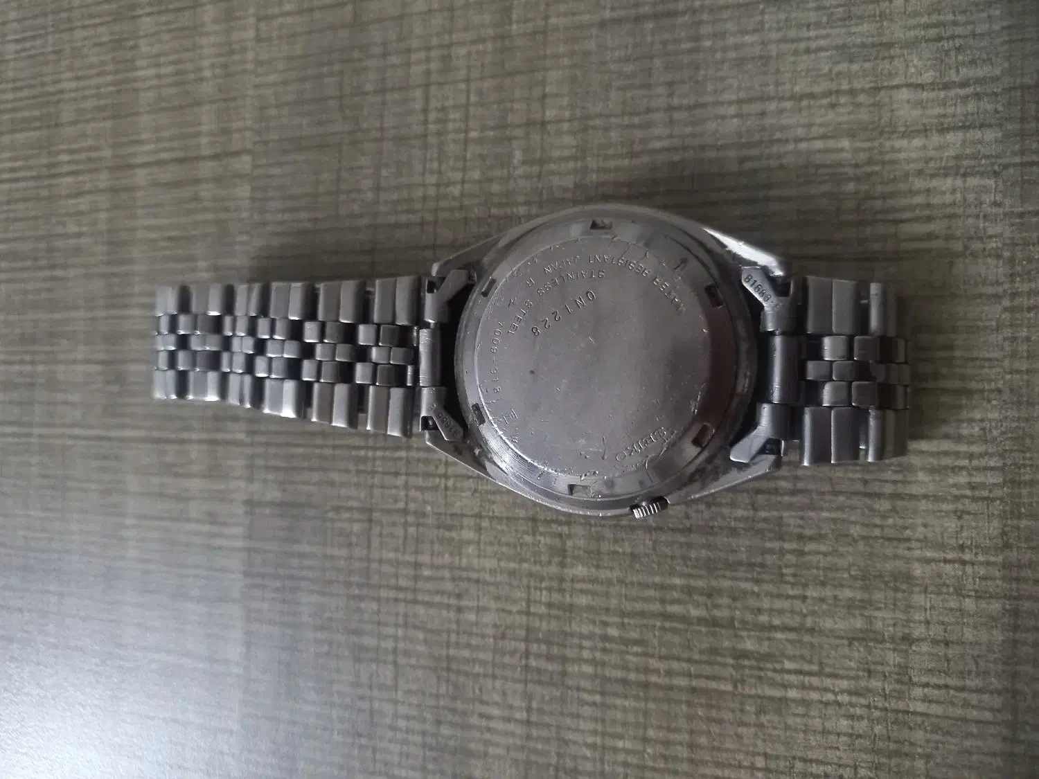 ساعت|ساعت|رشت, کوی مهر|دیوار