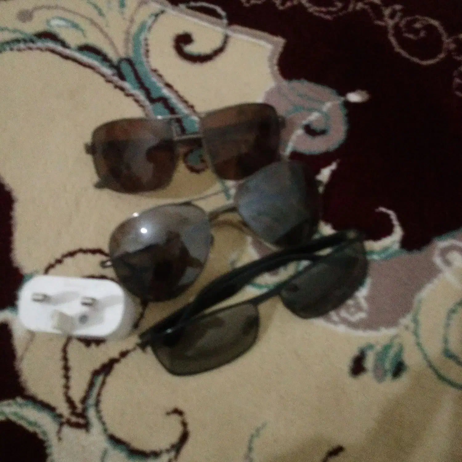 عینک. کنترل. شارجرهدفون|بدلیجات|فیروزه, |دیوار