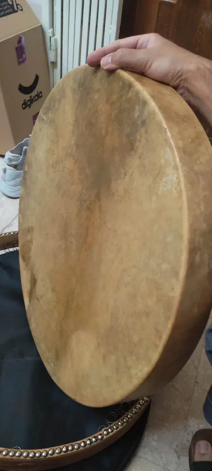 دف دو عدد|سازهای سنتی|اصفهان, قلعه طبره|دیوار