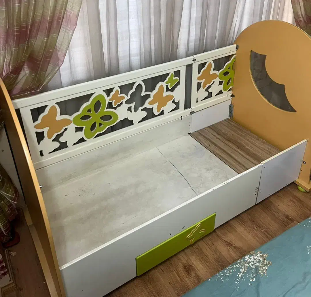 تخت و دراور چوبی کودک|تخت و صندلی بچه|مشهد, دانشجو|دیوار