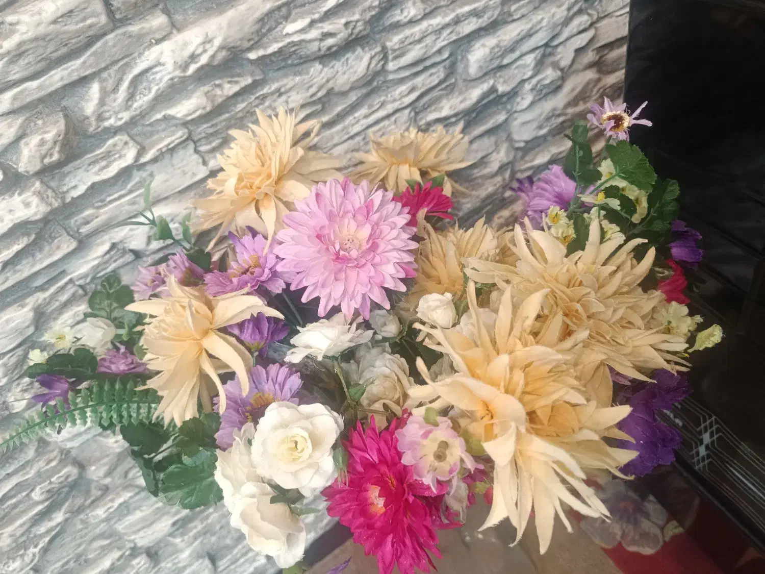 خونه تو برای عید با گلهای خارجی رنگی کن|گل مصنوعی|قم, انسجام|دیوار