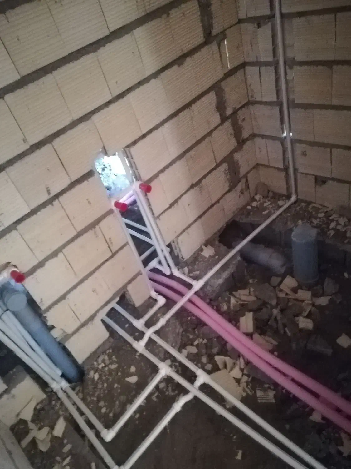 لوله کشی ساختمان|خدمات پیشه و مهارت|لاهیجان, گلستان|دیوار