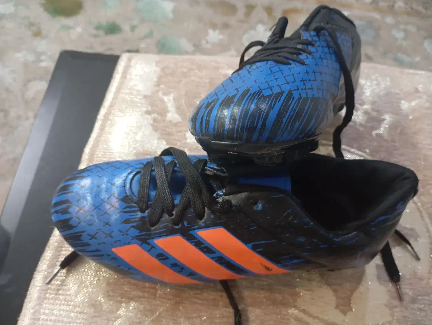 کفش فوتبالی چمن|کیف، کفش، کمربند|قم, پردیسان|دیوار