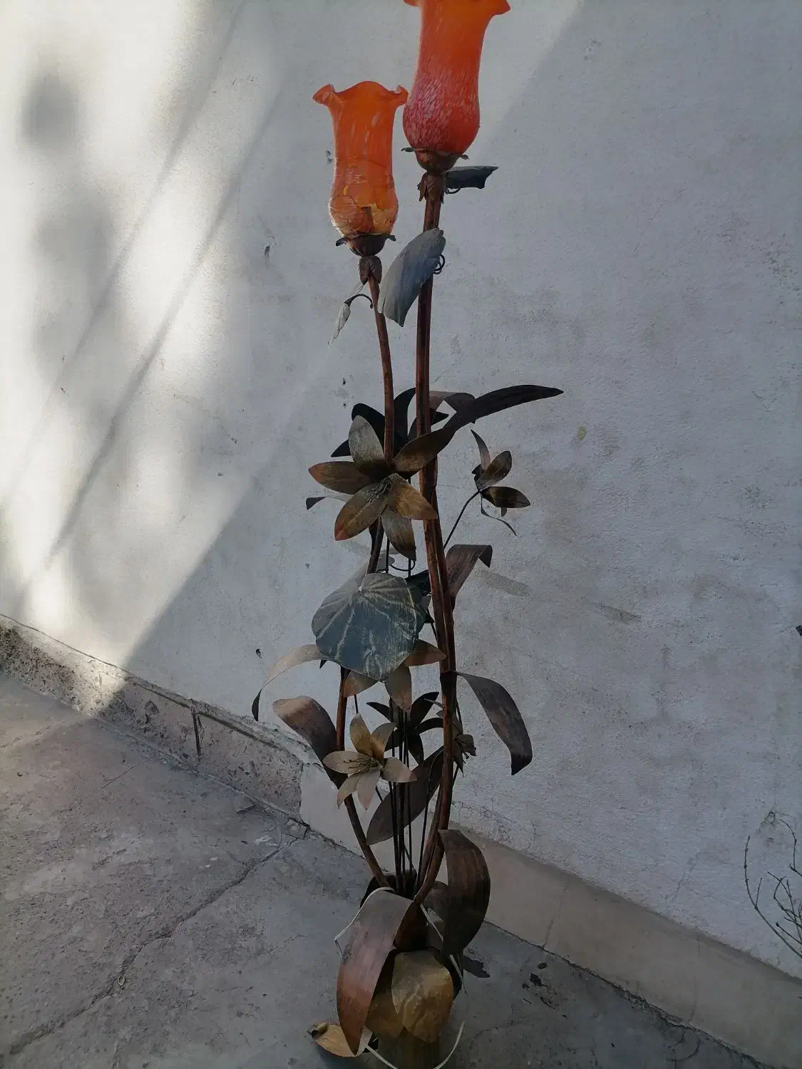 آباژورقدیمی فلزی خوشگل|چراغ خواب و آباژور|سیرجان, |دیوار