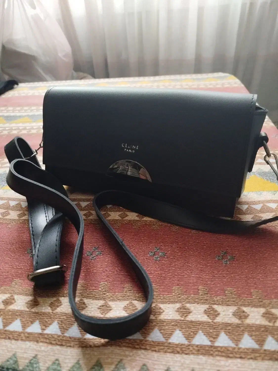 کیف|کیف، کفش، کمربند|ری, دولت‌آباد|دیوار