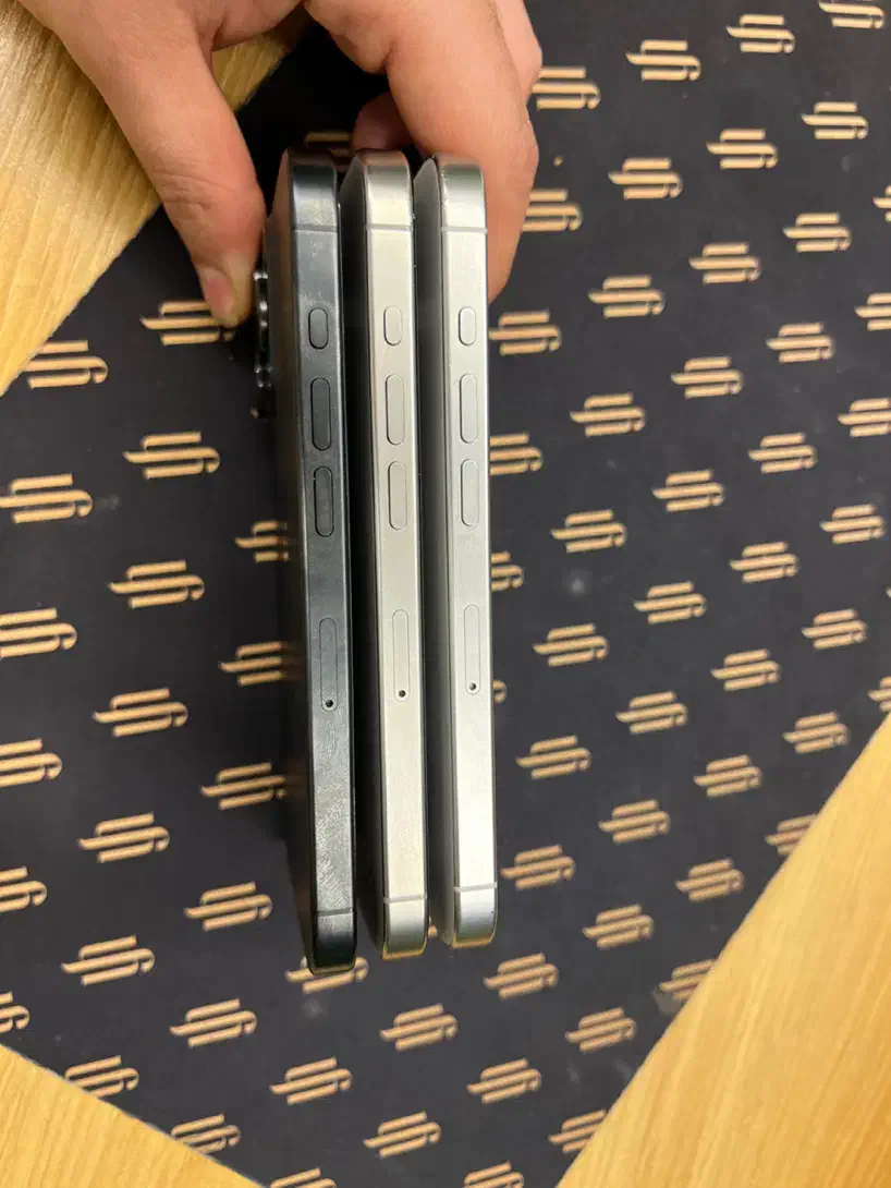 iPhone 15 pro|موبایل|مشهد, کلاهدوز|دیوار