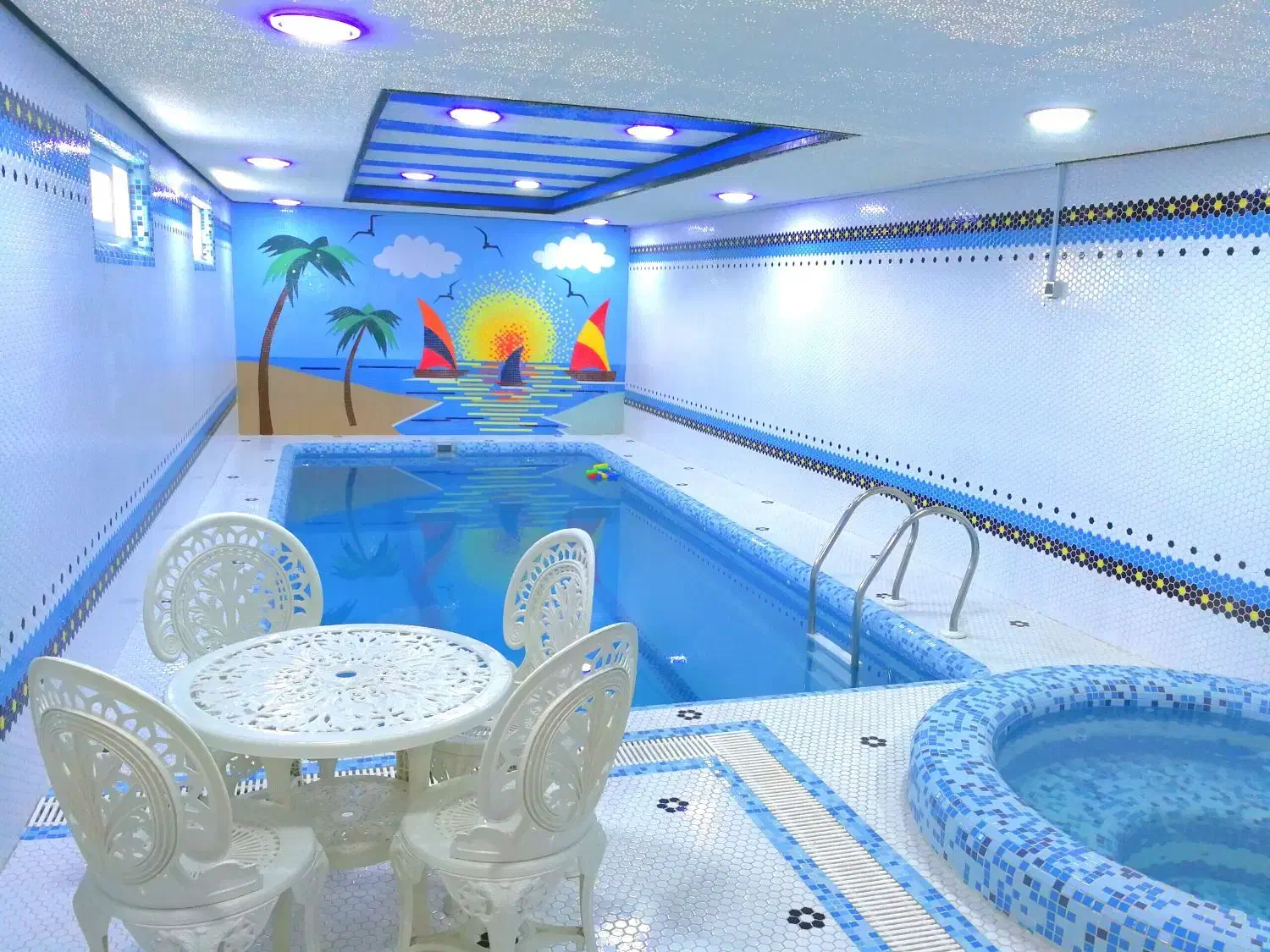 ویلا استخر و جکوزی دار دلباز|اجارهٔ کوتاه‌مدت ویلا و باغ|محمودآباد, |دیوار