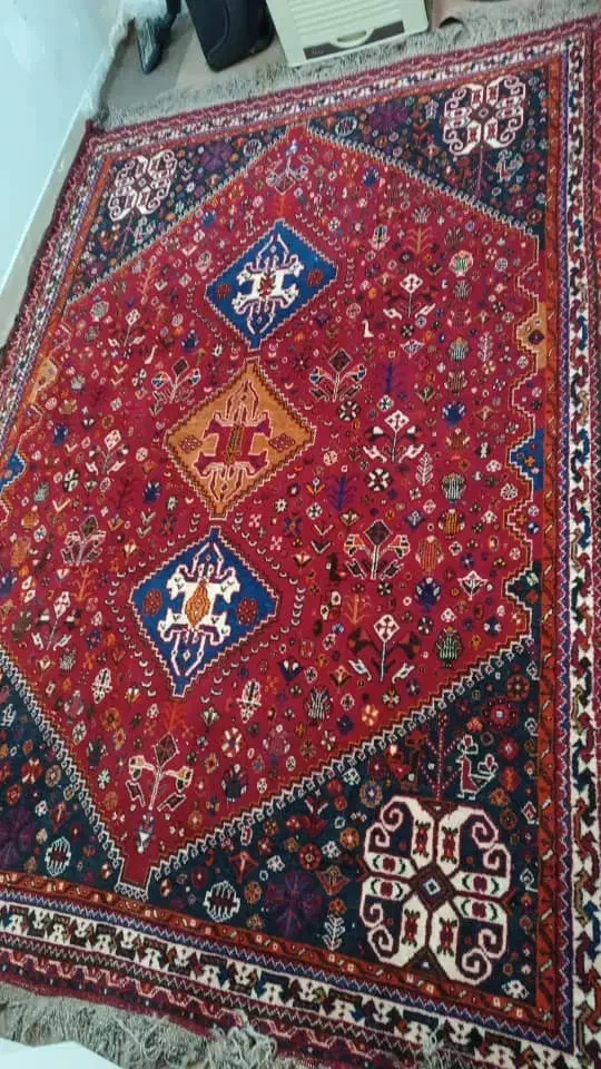 قالی دست باف|فرش|شیراز, شیشه‌گری|دیوار