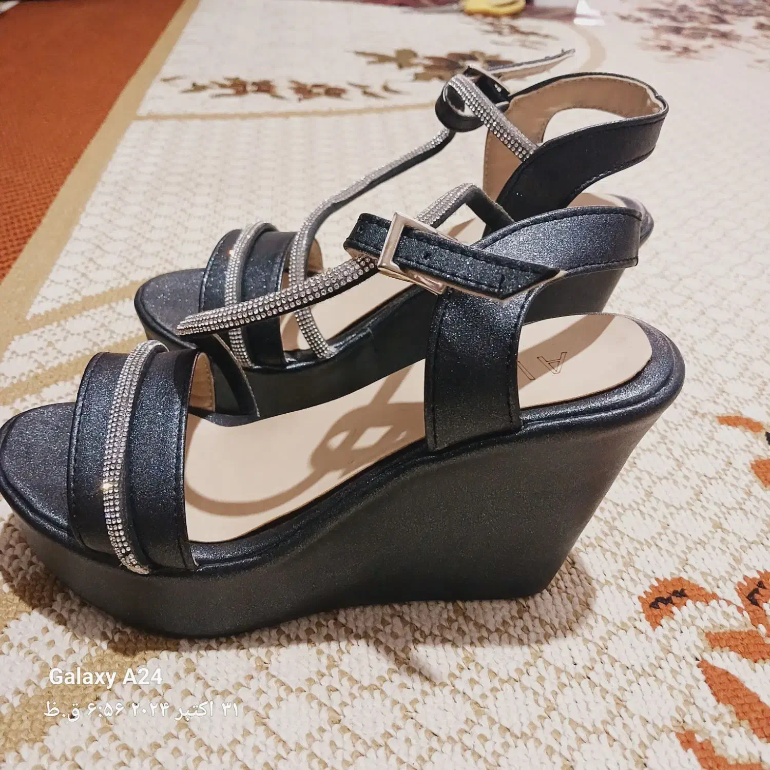 کفش|کیف، کفش، کمربند|آباده, |دیوار