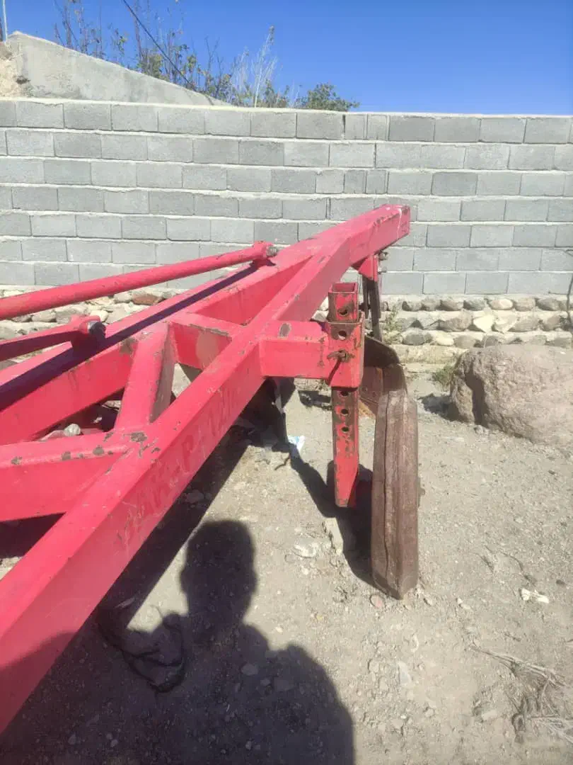 گاو آهن|ماشین‌آلات صنعتی|نیر (اردبیل), |دیوار