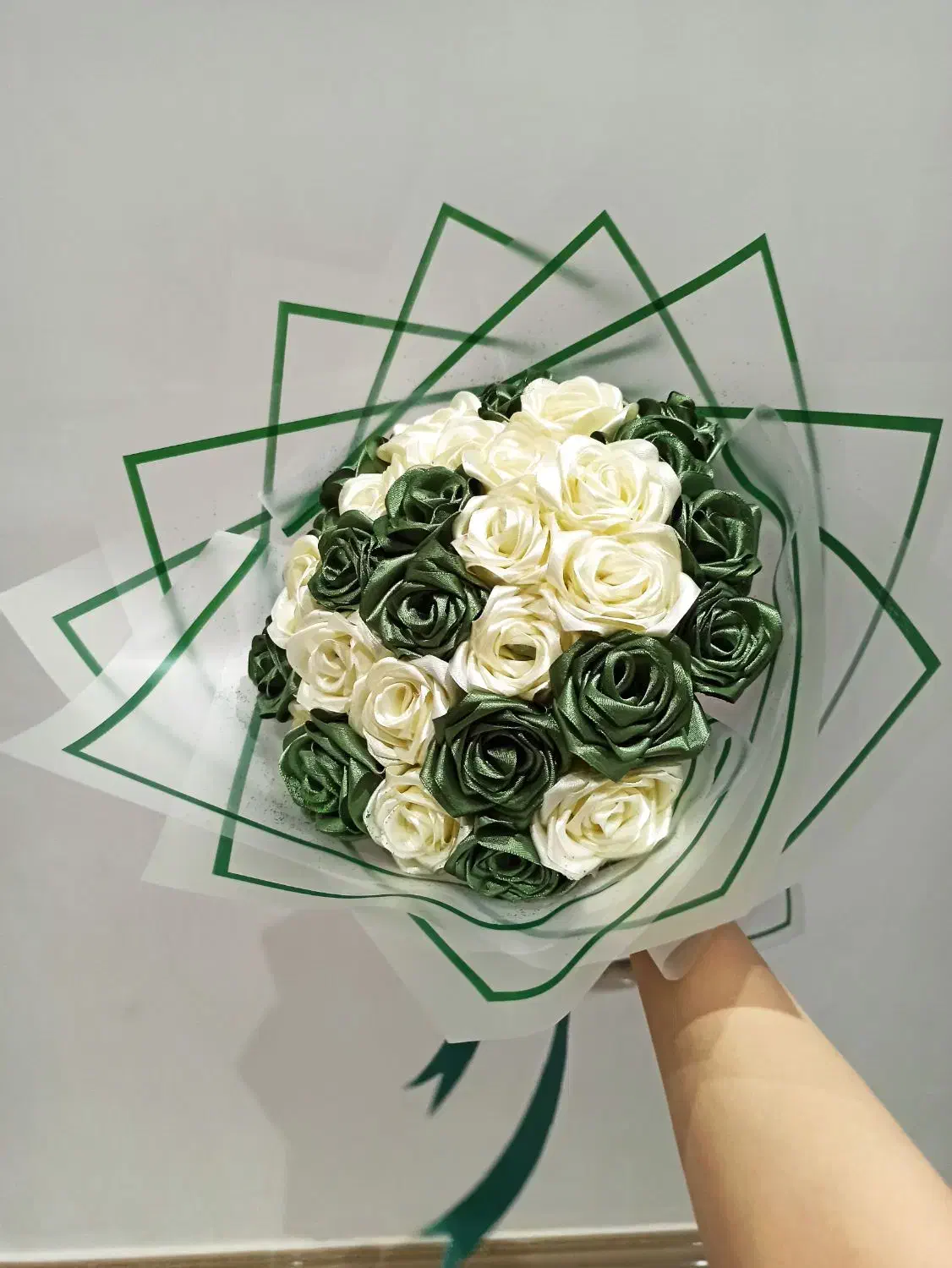 گل روبانی ۳۲ شاخه|گل مصنوعی|بروجرد, |دیوار