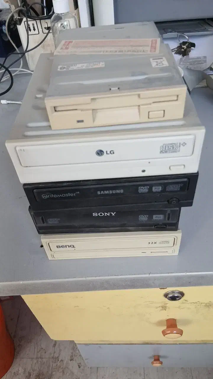 قطعات جانبی رایانه|قطعات و لوازم جانبی رایانه|اردبیل, |دیوار