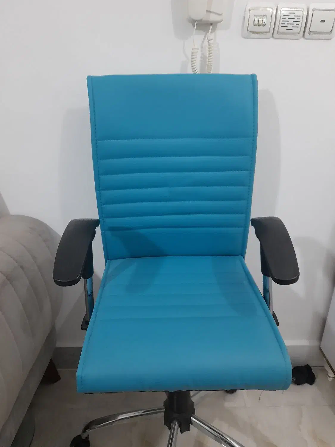 صندلی درحد نو احرمی|صندلی و نیمکت|الوند, |دیوار