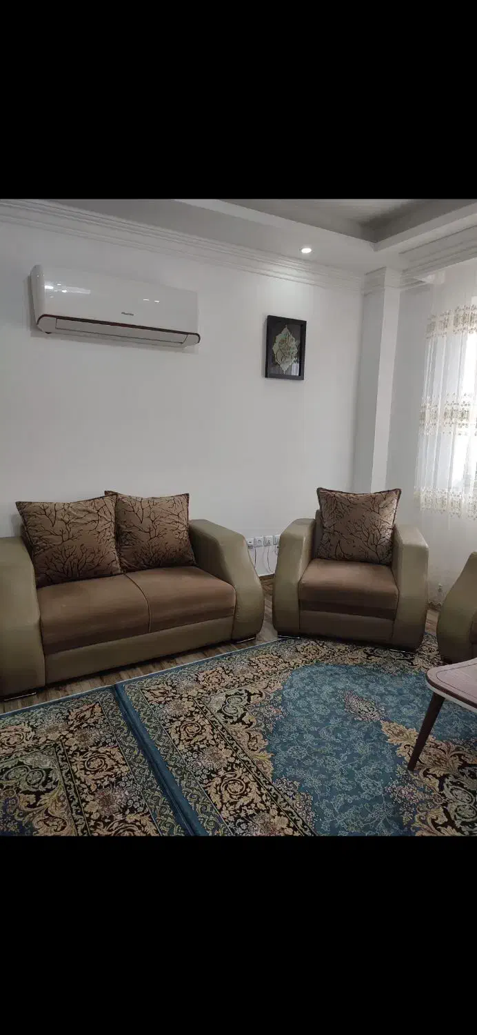 مبل هفت نفره سالم|مبلمان خانگی و میز عسلی|رشت, دیانتی|دیوار