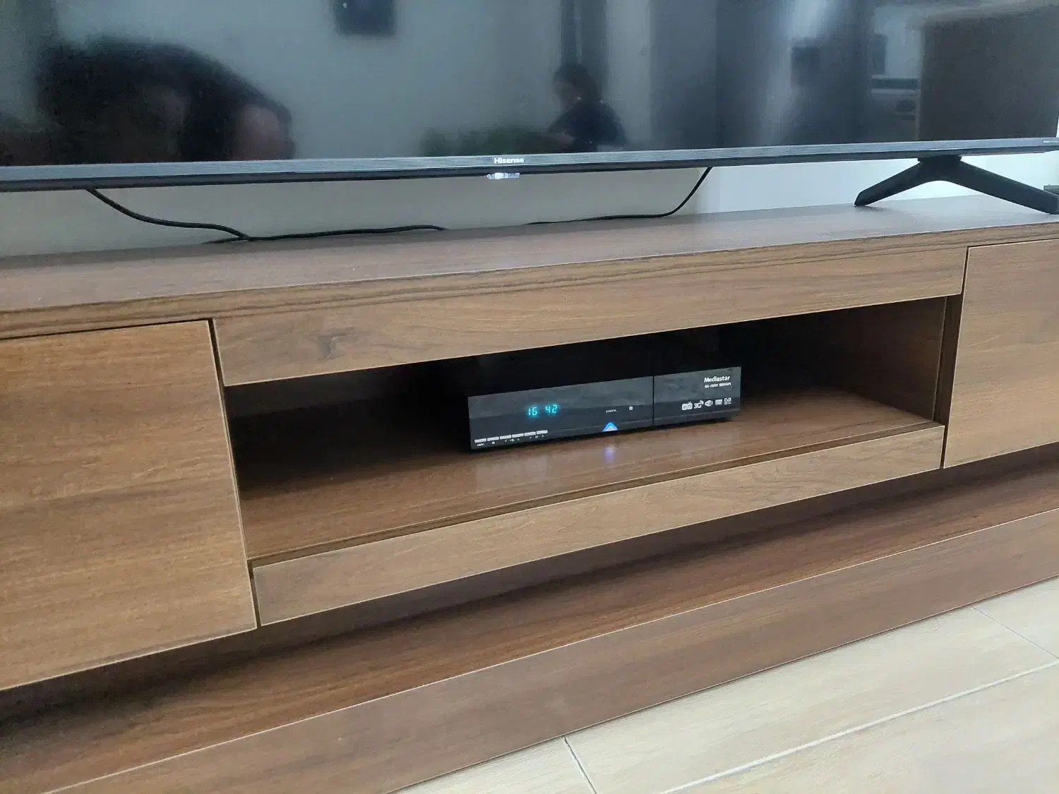 میز تلویزیون شیک مینیمال دو متری|میز تلویزیون|کرج, دهقان ویلا|دیوار