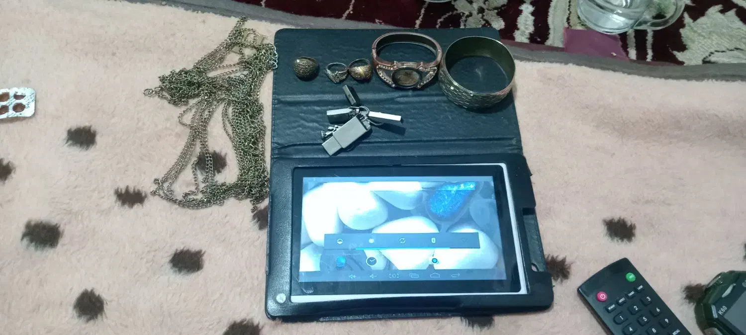 بدفلش|بدلیجات|نیشابور, میدان حافظ|دیوار