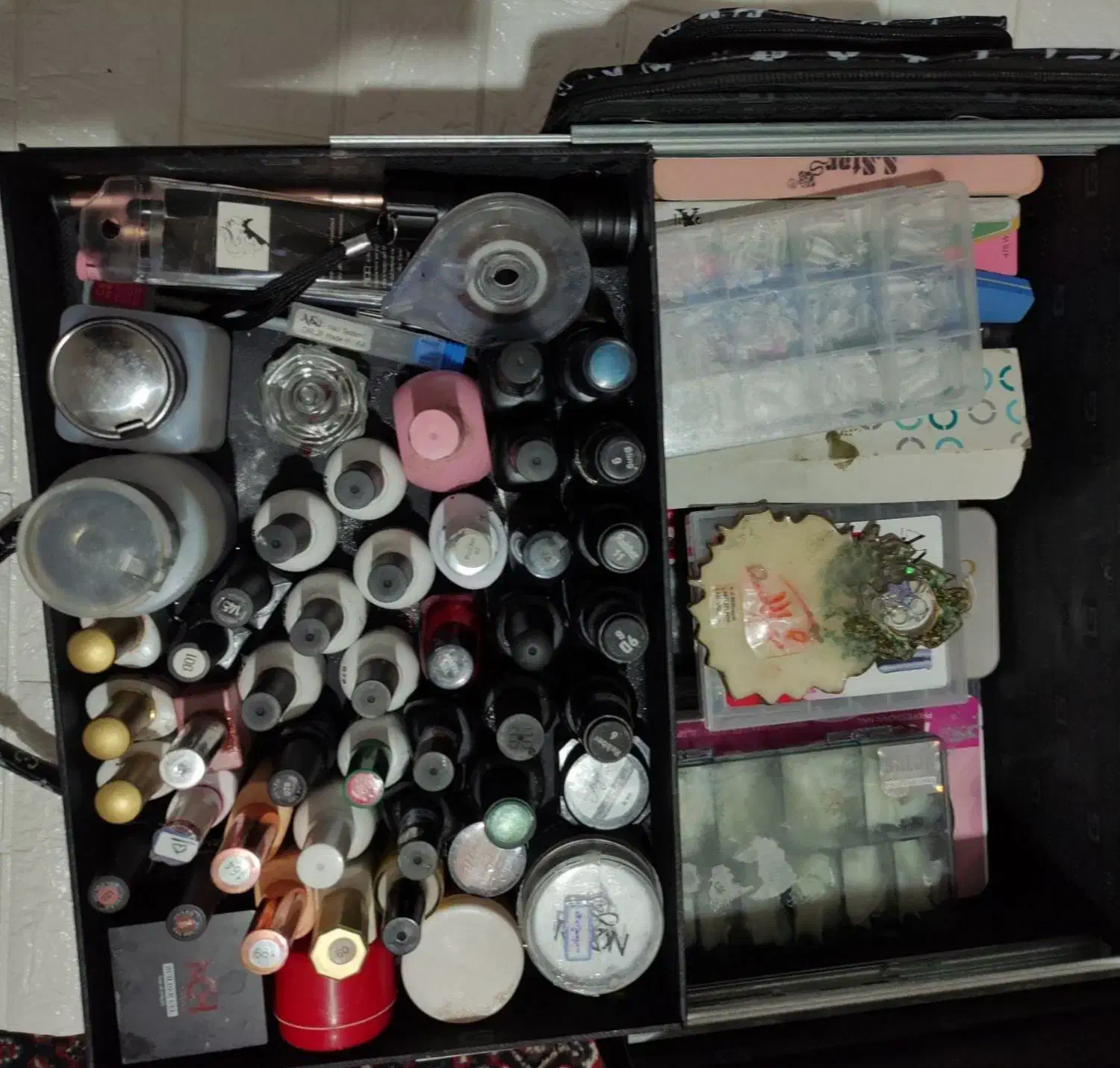 لوازم کاشت ناخن حراج|آرایشی، بهداشتی، درمانی|تبریز, |دیوار