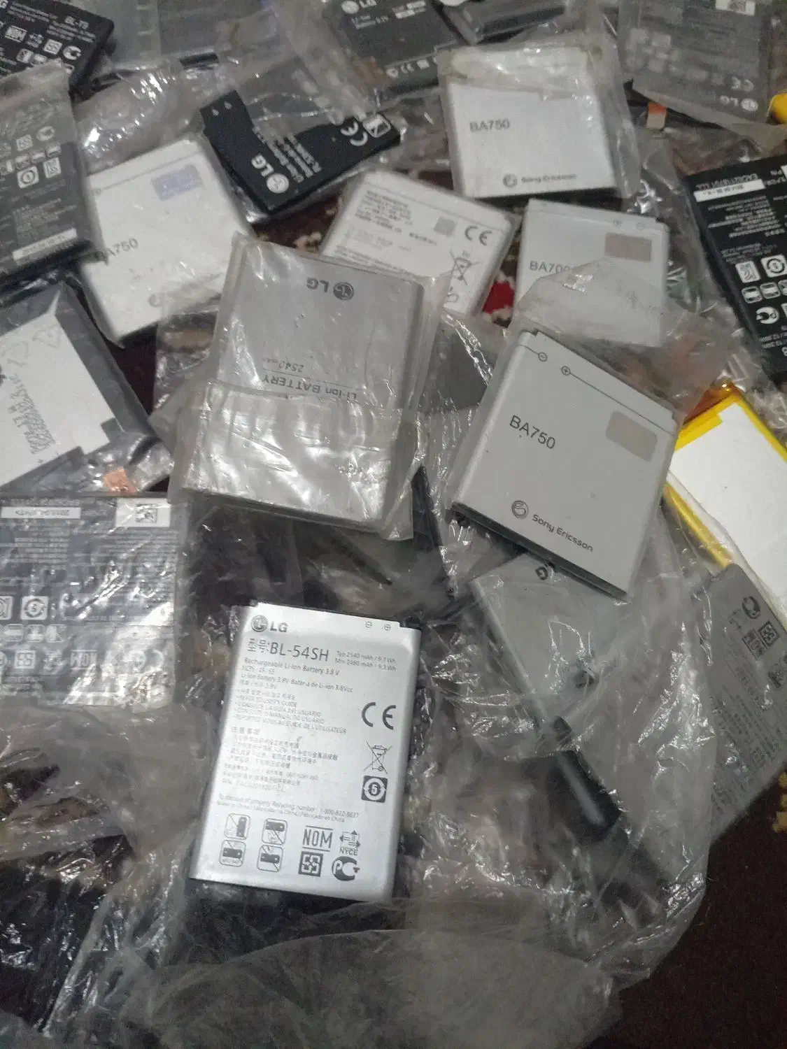 انواع باطری نو سالم کمیاب|لوازم جانبی موبایل و تبلت|شیراز, سعدیه جنوبی|دیوار