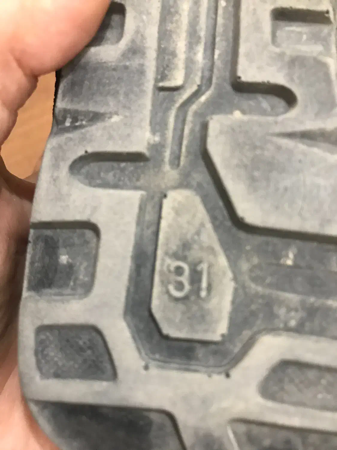 کفش پسرانه|کفش و لباس بچه|اندیشه, اندیشه فاز ۴|دیوار