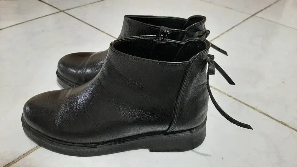 نیم بوت ۳۸|کیف، کفش، کمربند|رشت, شهرک پردیسان|دیوار