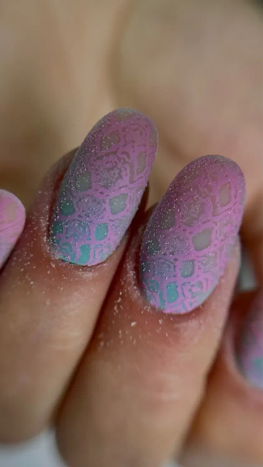 کاشت ناخن|خدمات آرایشگری و زیبایی|بندر انزلی, آذربایجان|دیوار