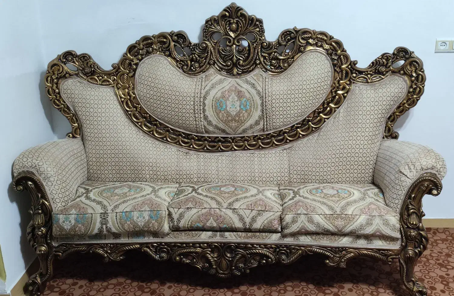 مبلمان سلطنتی|مبلمان خانگی و میز عسلی|رضوانشهر, |دیوار