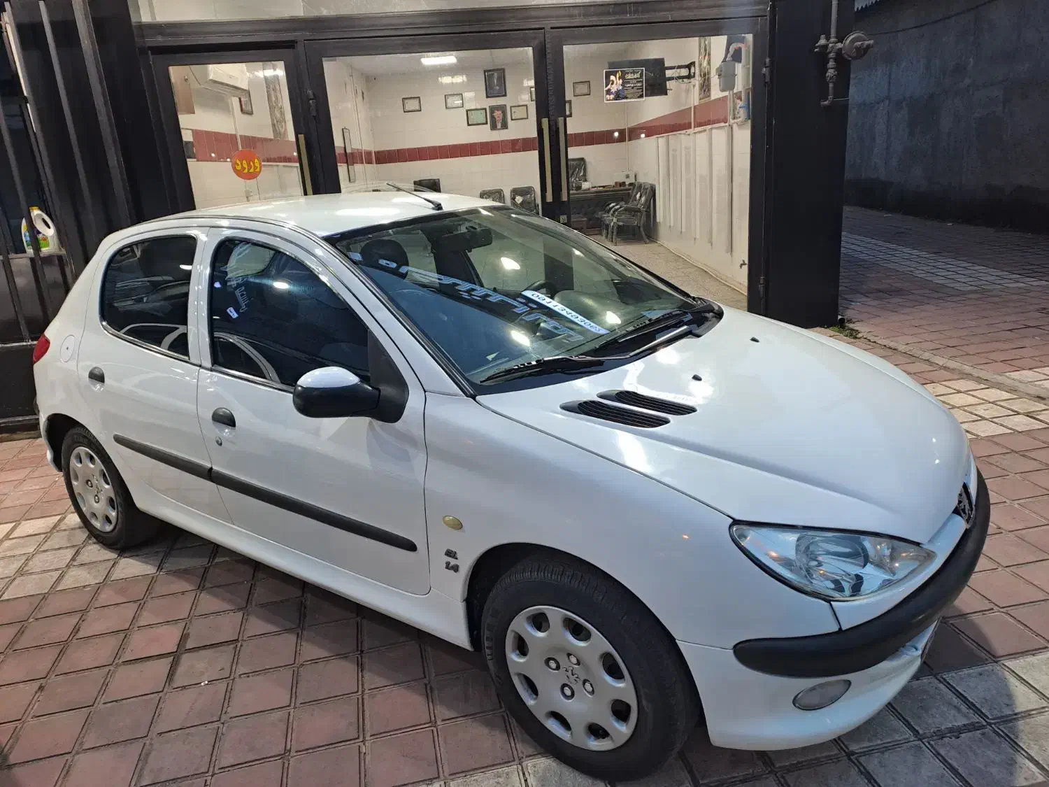 206 تیپ 2 سفید مدل 89 درجه یک تمیز|خودرو سواری و وانت|خشکبیجار, |دیوار