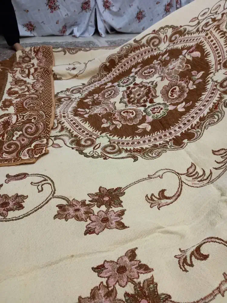 فروش روفرشی ۱۲ متری بافت یزد و یکعدد میز اتو|روفرشی|شیراز, فضلآباد|دیوار