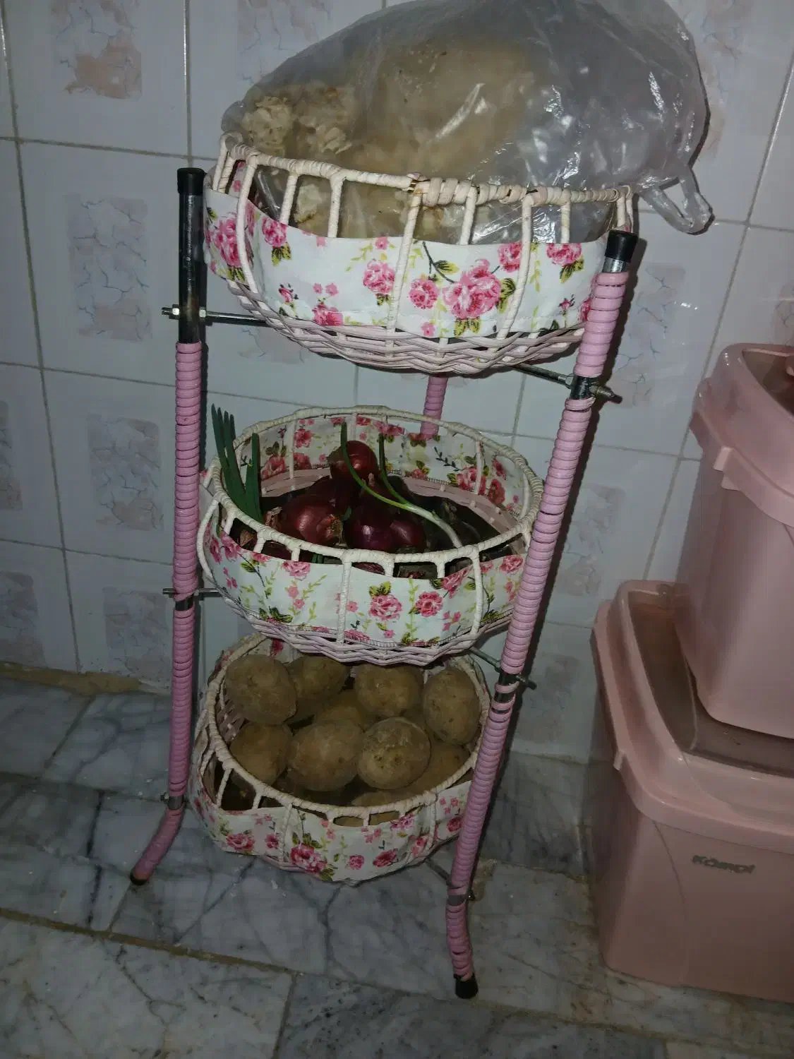 جا سیب زمینی پیاز|ظروف نگهدارنده، پلاستیکی، یک‌بارمصرف|چهارباغ, |دیوار