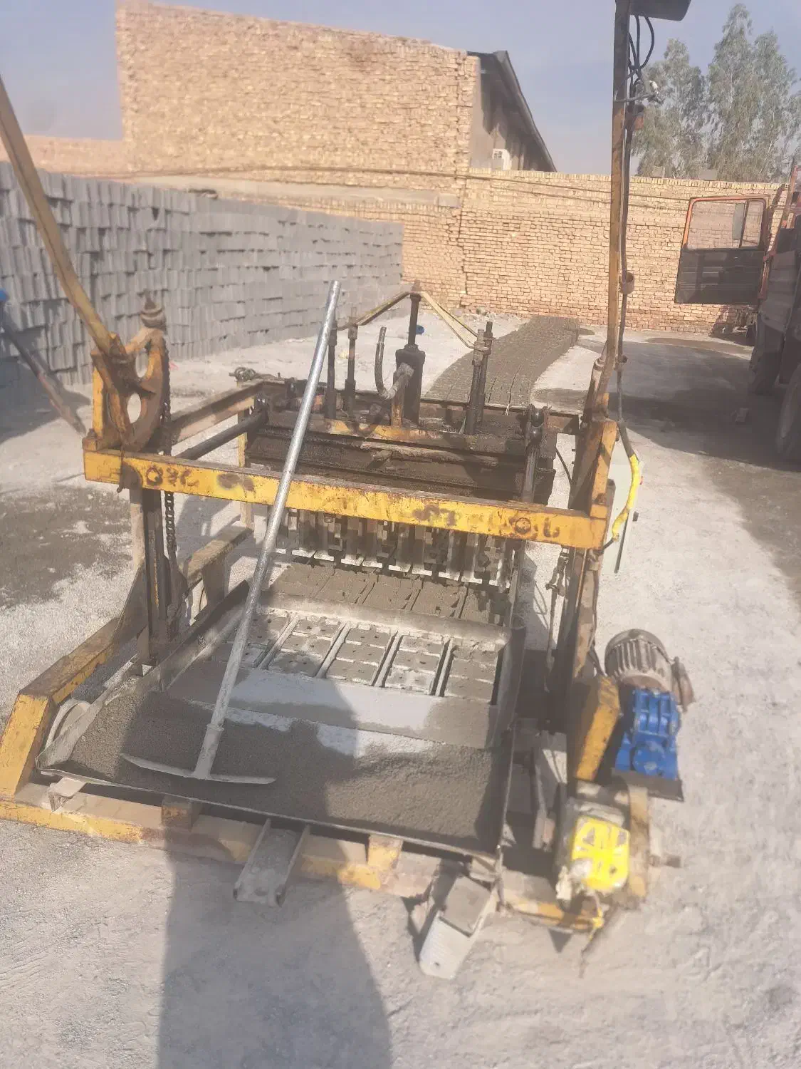 دستگاه بلوک دیواری|ماشینآلات صنعتی|یزد, |دیوار