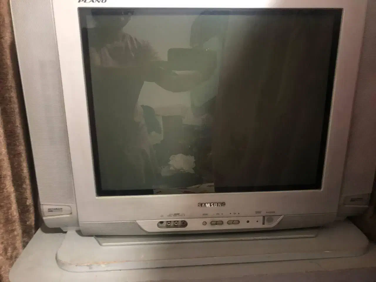 تلویزیون سامسونگ- الجی- ضبط- میز تلویزیون شیشه ای|تلویزیون و پروژکتور|آستانه اشرفیه, |دیوار