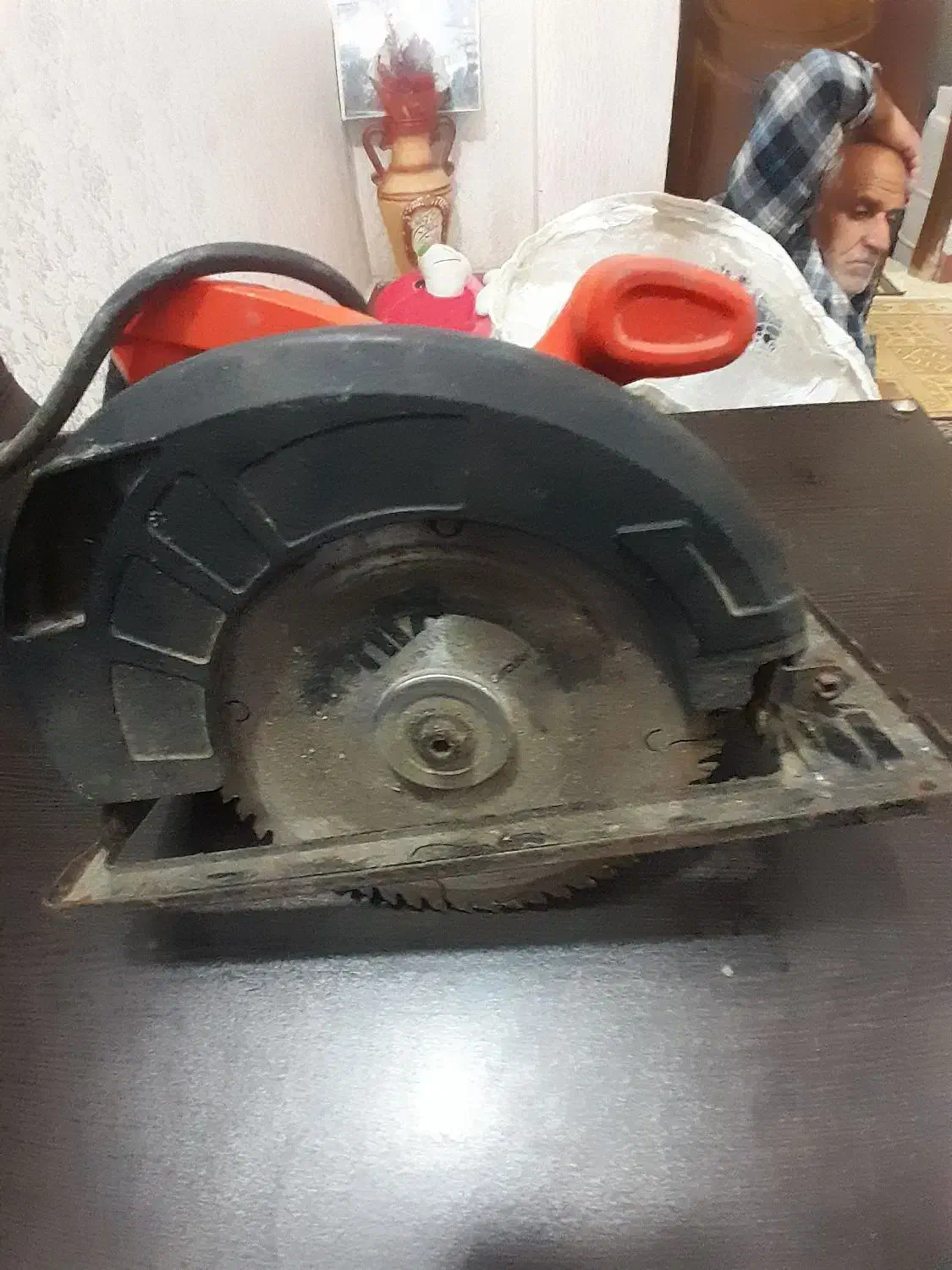 آره گرد بر وعمود بر با چند تیغه|ابزارآلات|سیاهکل, |دیوار