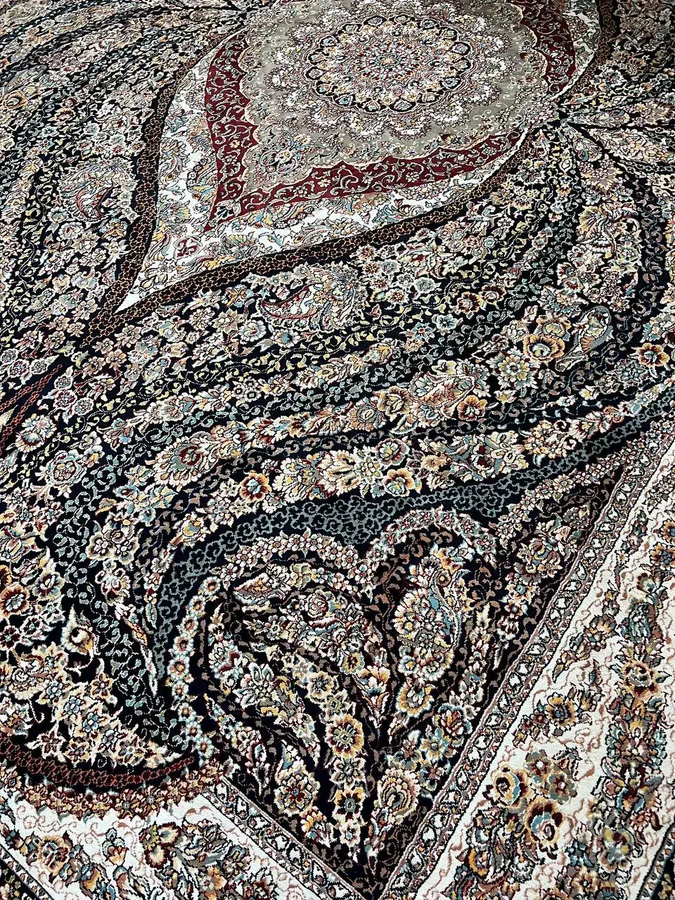 فرش دوازده متری|فرش|سرخنکلاته, |دیوار