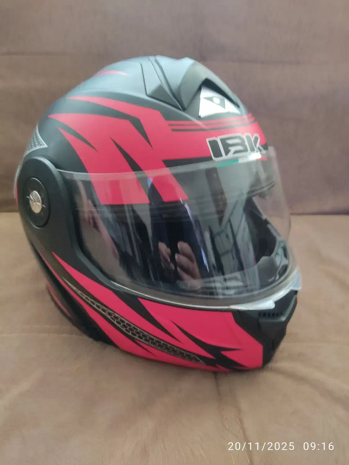 کلاه کاسکت فک متحرک در حد نو|قطعات یدکی و لوازم جانبی|بروجرد, |دیوار