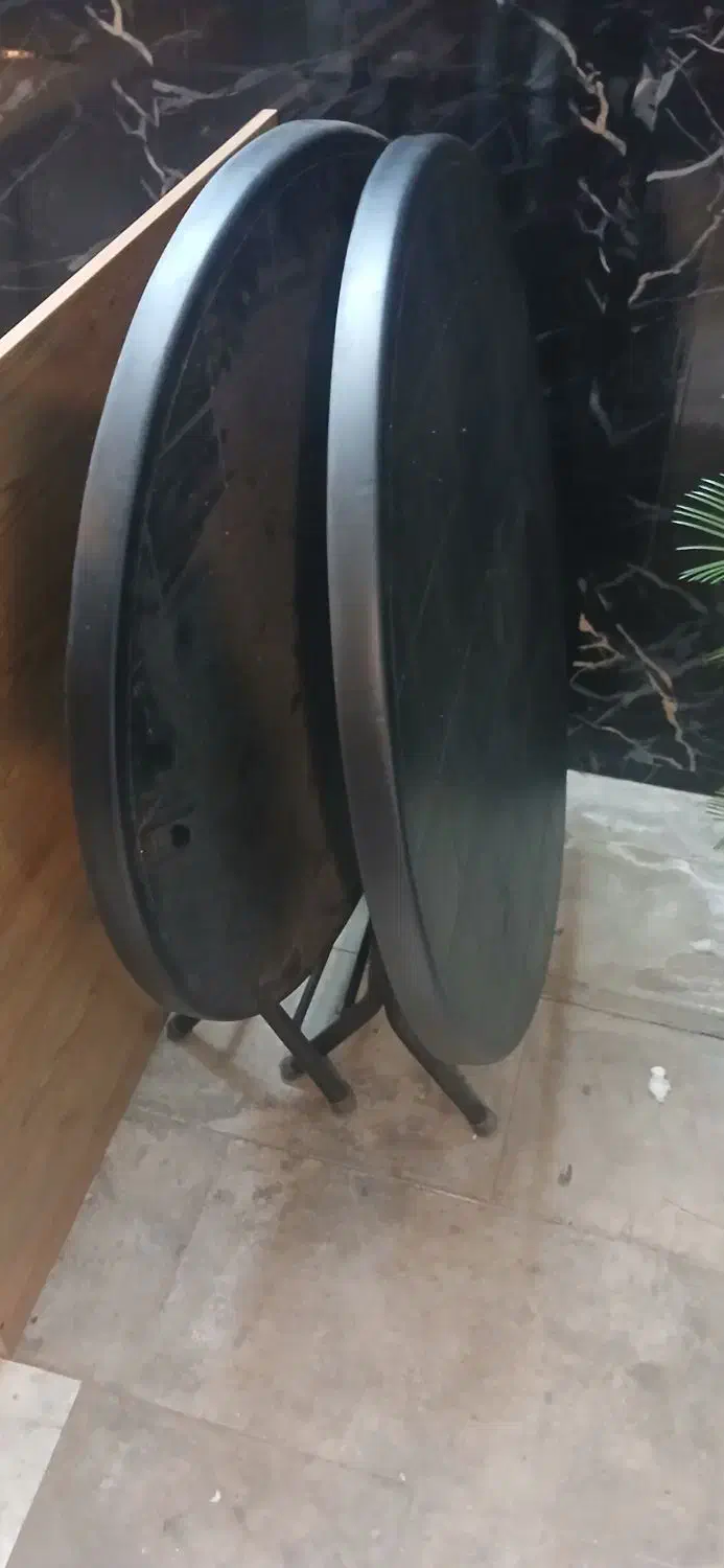 یک میز و دو صندلی سالم و نو|صندلی و نیمکت|قائمشهر, |دیوار