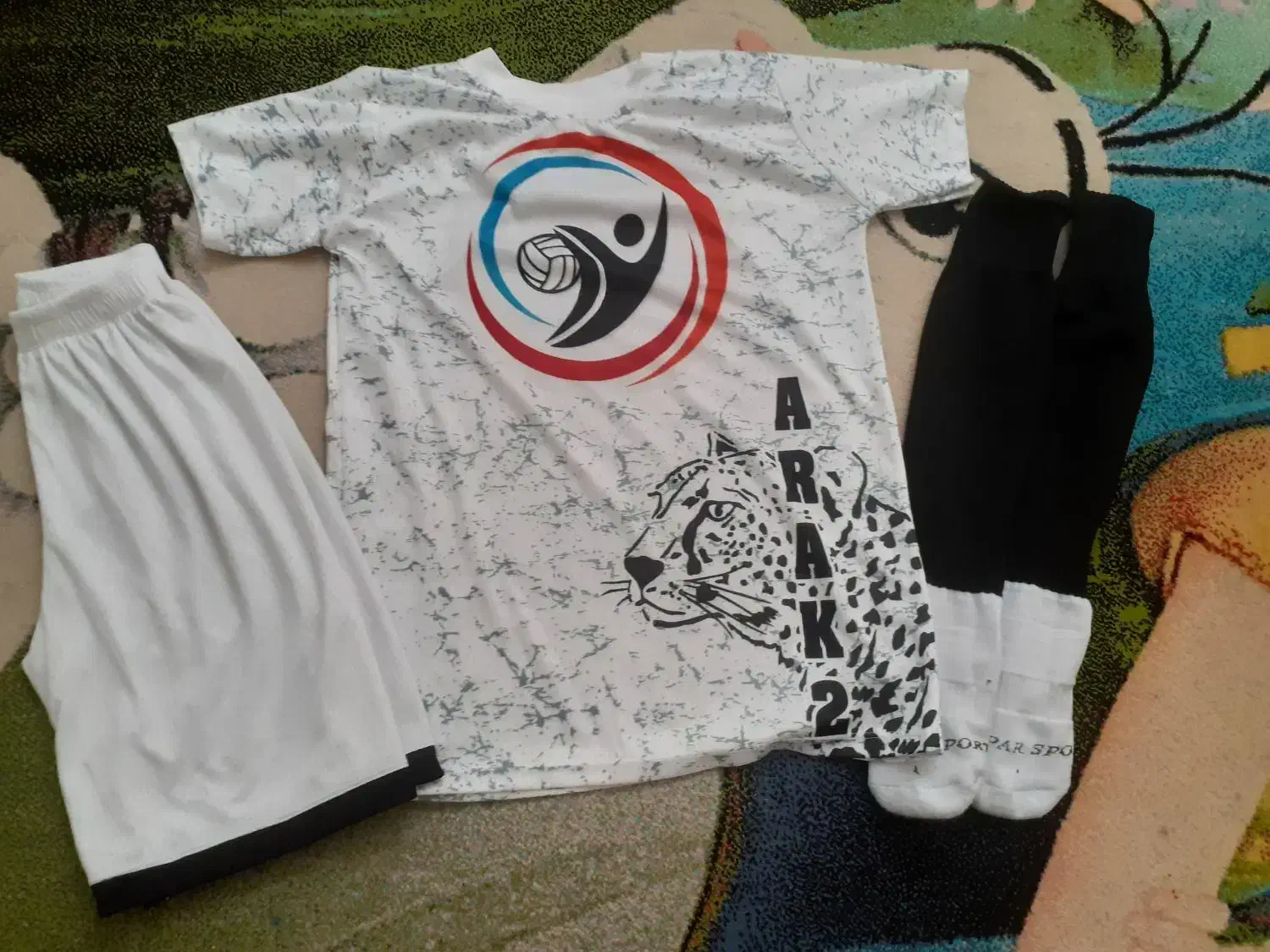 لباس ورزشی با جوراب|لباس|اراک, |دیوار