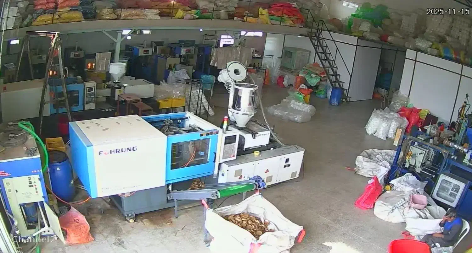 استخدام کارگر ساده آقا غیر بومی|استخدام صنعتی، فنی، مهندسی|تفت, |دیوار