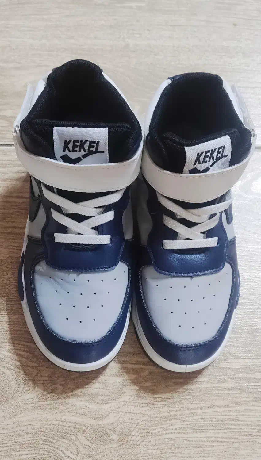 کفش ساق دار کاملا سالم و تمیز|کفش و لباس بچه|اصفهان, برازنده|دیوار