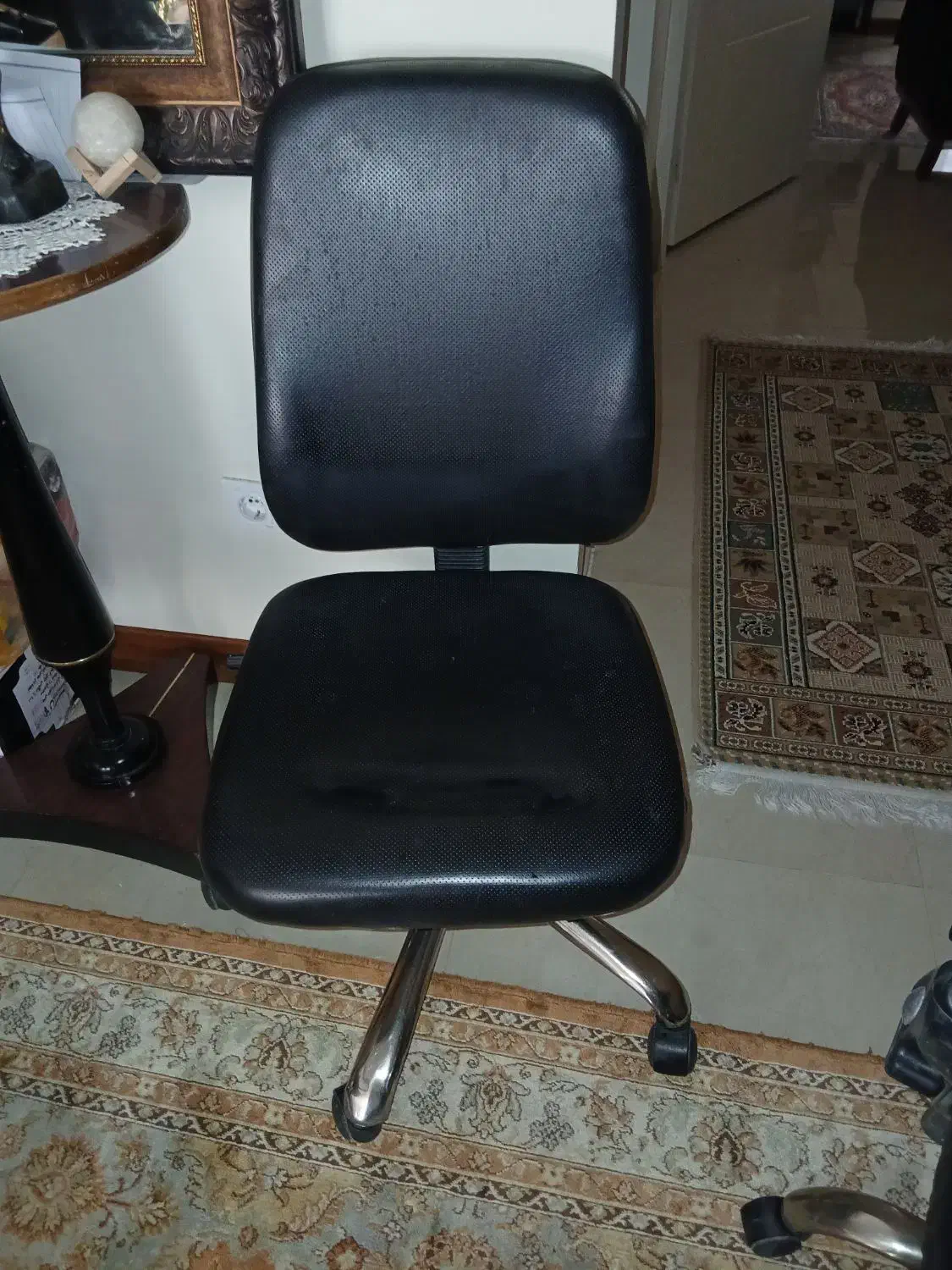 صندلی چرخ دار اداری و میز اداری تحریر|دفتر کار|پردیس, فاز ۴|دیوار