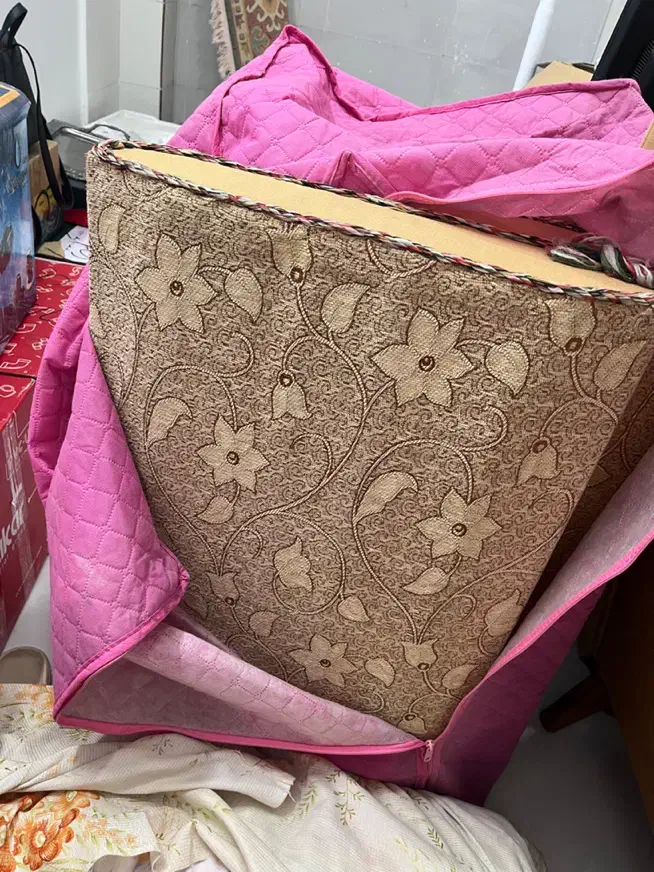 ۴عدد پشتی کاملا نو و تمیز|پشتی|شاهین‌شهر, بوستان حافظ|دیوار