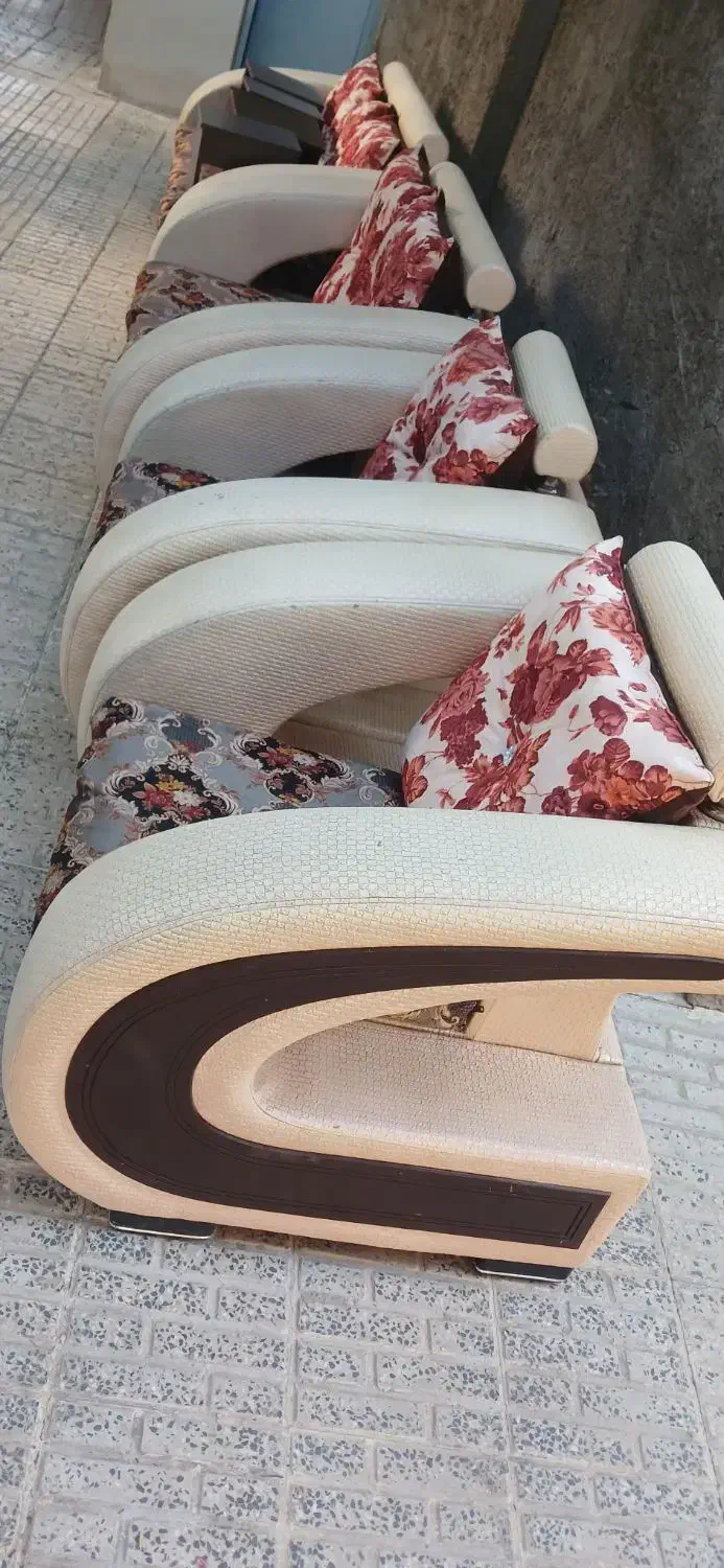 راحتی و نهار خوری|مبلمان خانگی و میز عسلی|زند, |دیوار