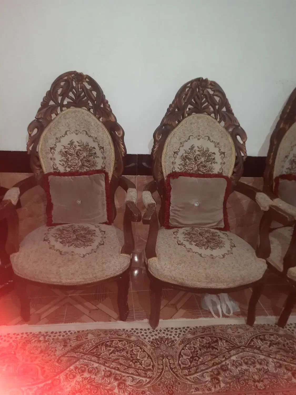 مبلمان سلطنتی همراه با دو عسلی ویه میز بزرگ|مبلمان خانگی و میز عسلی|خوی, |دیوار