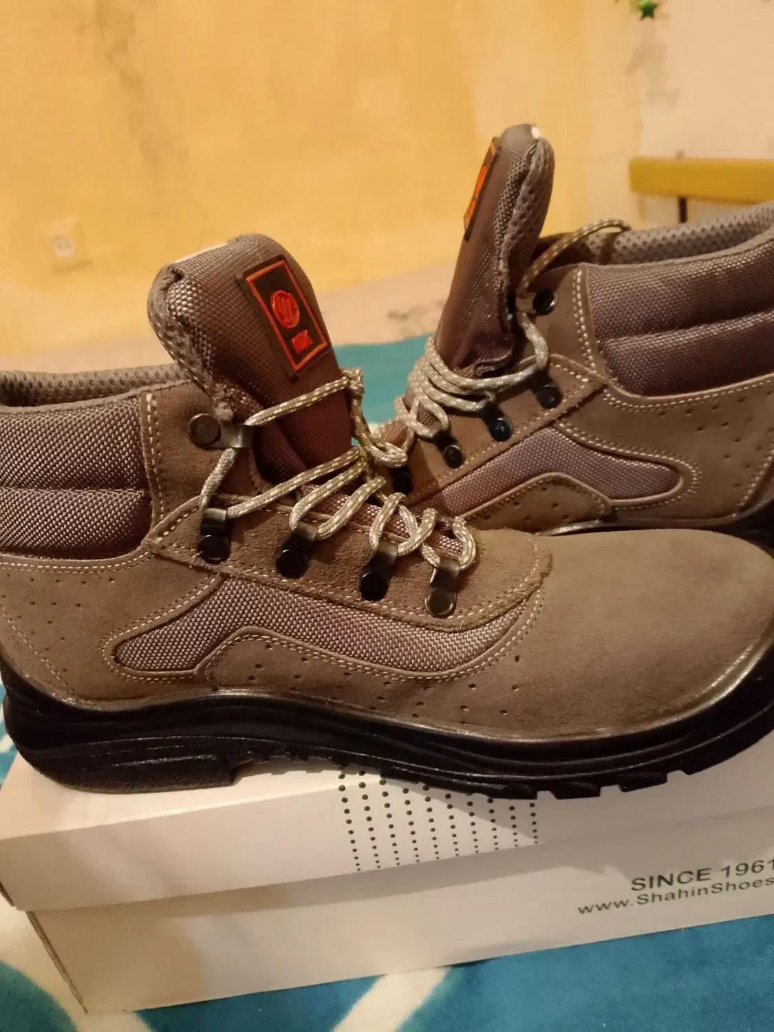 کفش کوهنوردی ریما دو ملیون و پانصد|کیف، کفش، کمربند|دهدشت, |دیوار