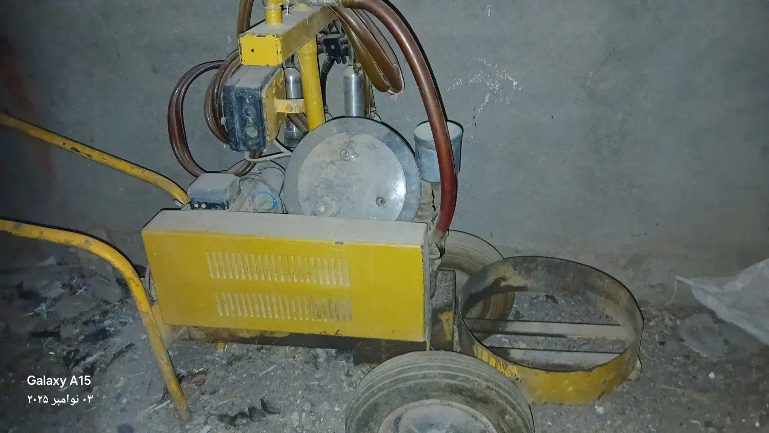 شیر دوش|ماشین‌آلات صنعتی|هلالی, |دیوار