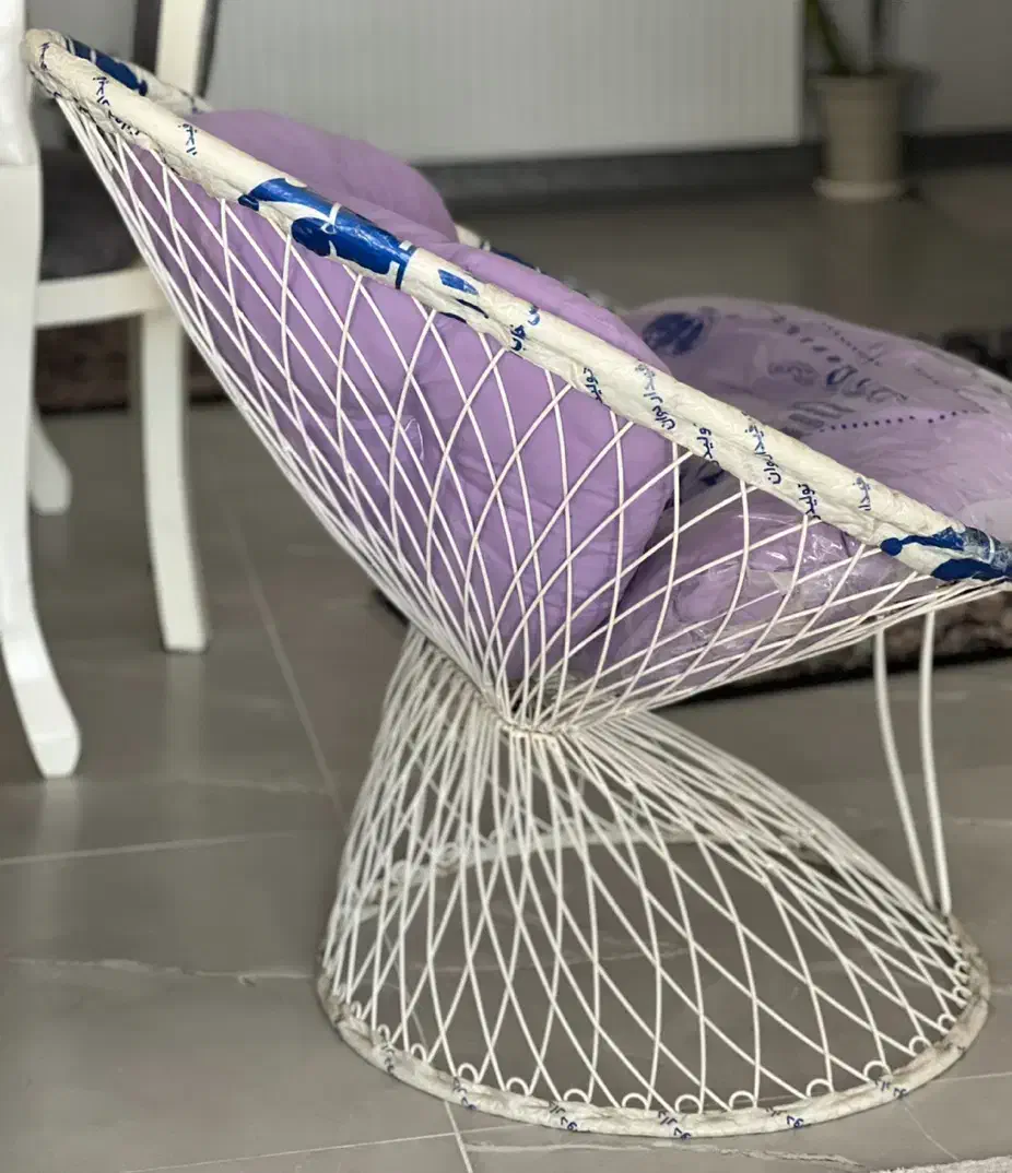 صندلی|صندلی و نیمکت|اندیشه, اندیشه فاز ۴|دیوار