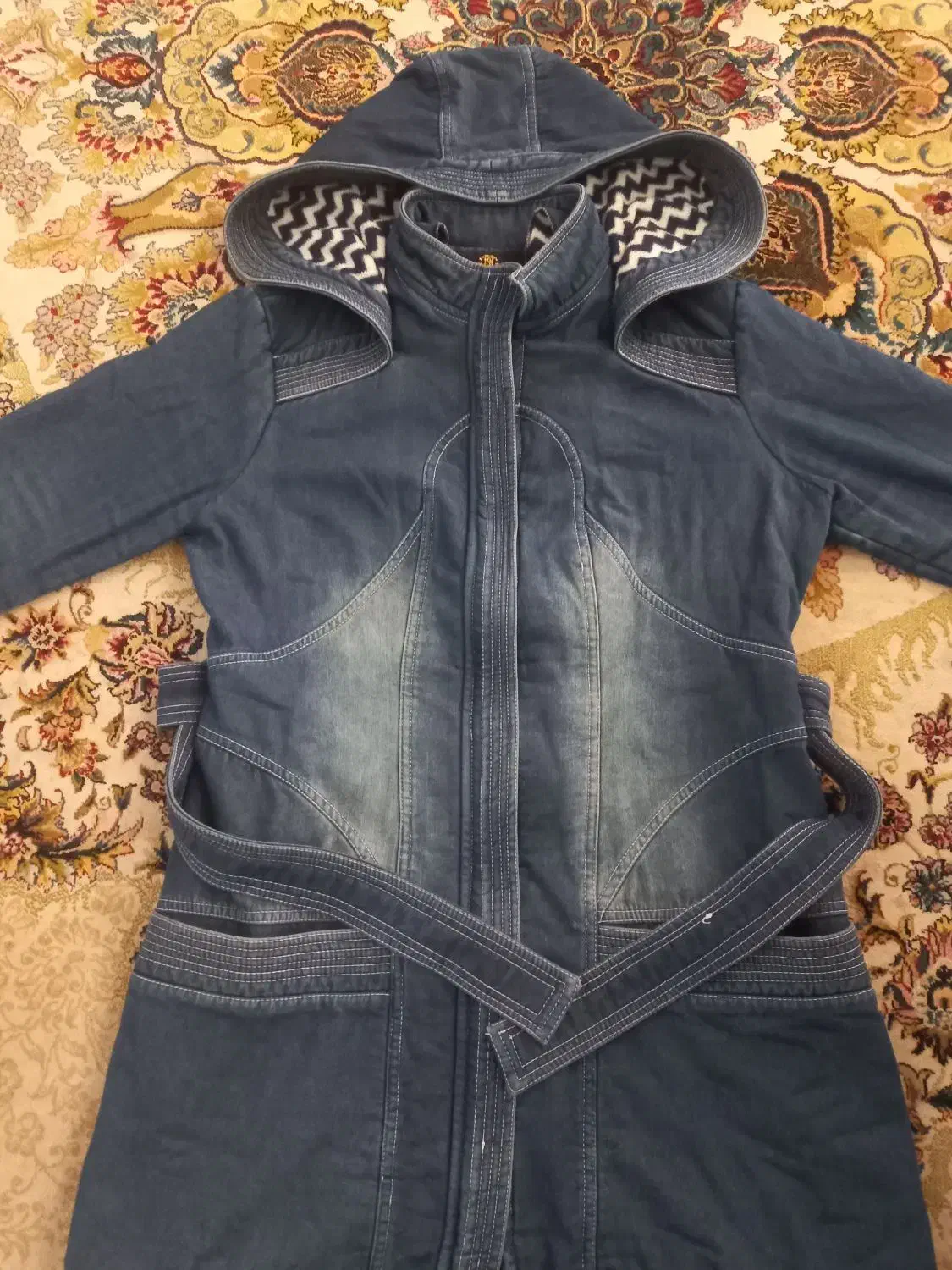 پالتو جین کلاهدار خیل گرم تمیز درحدنو|لباس|قم, شهرک مهدیه (مدرس)|دیوار